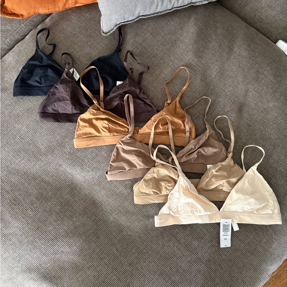 Aritzia Talula Soft Triangle Bralette (Set of 6)